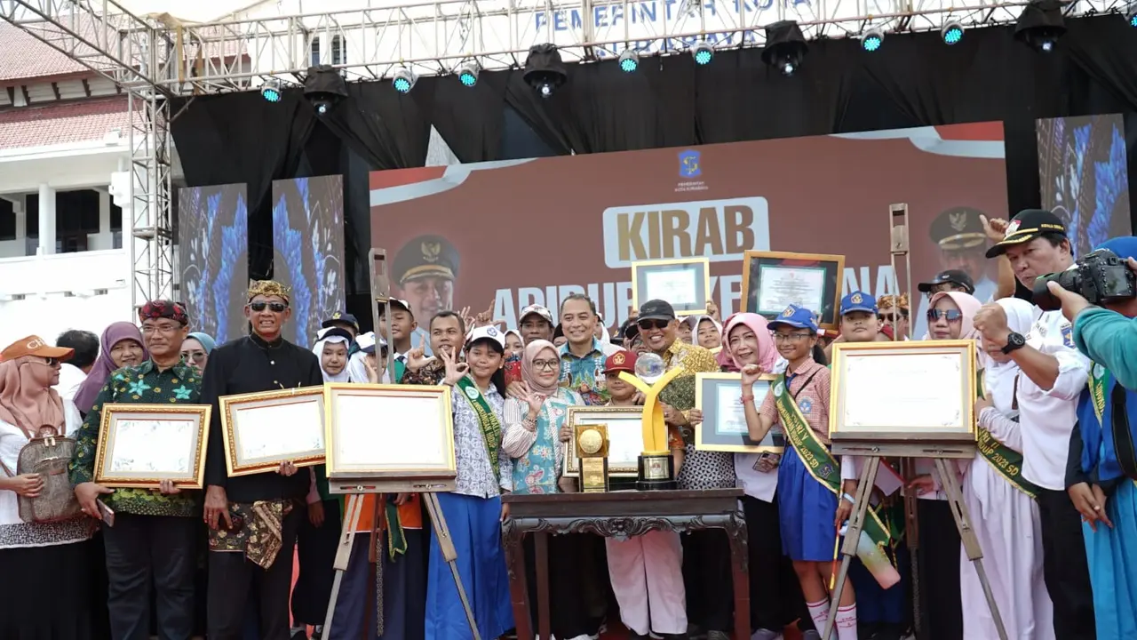 Kota Surabaya Borong 5 Penghargaan Bergengsi di Bidang Lingkungan Hidup, Termasuk Adipura Kencana