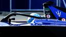 Pembalap Maserati MSG Racing, Maximilian Guenther memacu mobilnya saat balapan Jakarta E-Prix 2023 round-11 di Jakarta International E-Prix Circuit, Ancol, Jakarta, Minggu (04/06/2023). (Bola.com/Bagaskara Lazuardi)