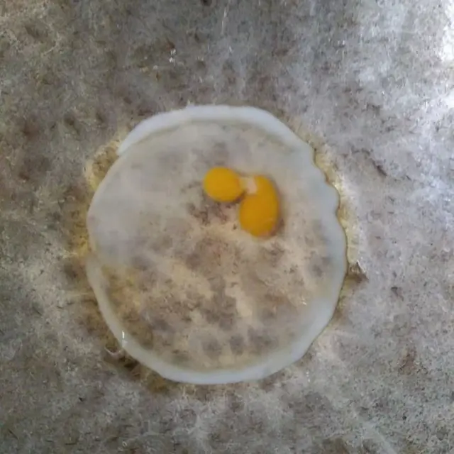 6 Potret Telur Saat Dimasak Ini Bentuknya Jadi Nyeleneh, Bikin Tepuk Jidat