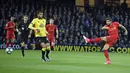 Gelandang Liverpool, Emre Can, berusaha membobol gawang Watford pada laga Premier League di Stadion Vicarage, Watford, Minggu (1/5/2017). Watford kalah 0-1 dari Liverpool. (EPA/Gerry Penny)