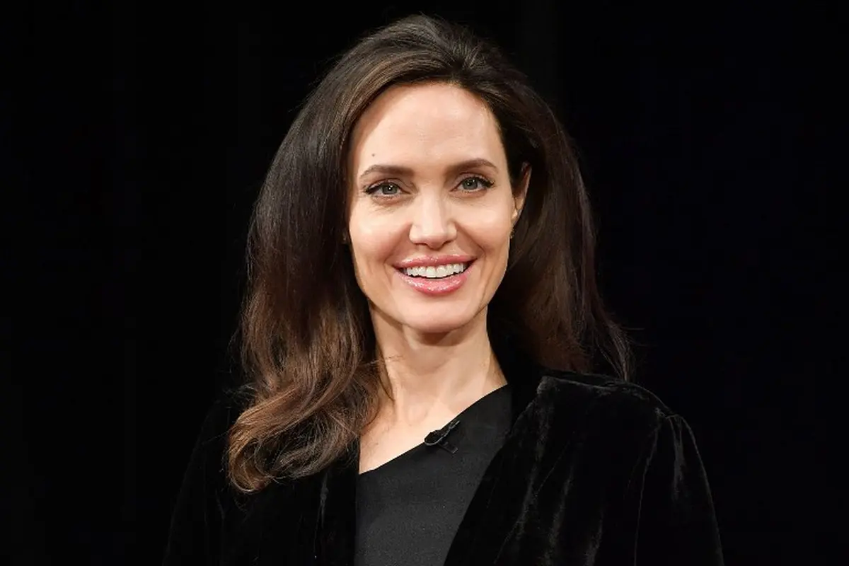 [Bintang] Angelina Jolie
