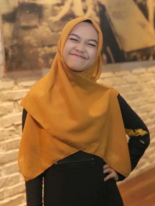 Adik Okie Setiana Dewi itu menjadikan media sosial Instagram sebagai ajang pelampiasan menyalurkan aspirasinya. Seperti gayanya, dalam film itu Ria Ricis diplot sebagai cewek petakilan dalam gengnnya. (Andy Masela/Bintang.com)