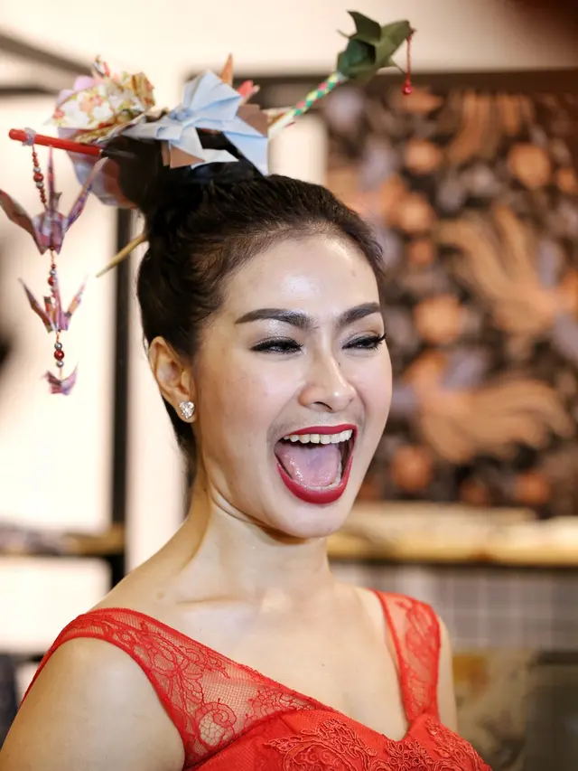 [Bintang] Iis Dahlia