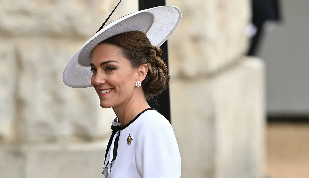 <p>Kate Middleton tiba untuk upacara Trooping the Color di Horse Guards Parade, London, Sabtu (15/6/2024). (Yui Mok/PA via AP)</p>