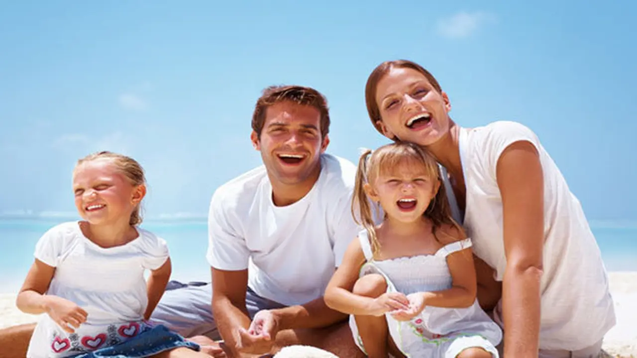 (c) Shutterstock