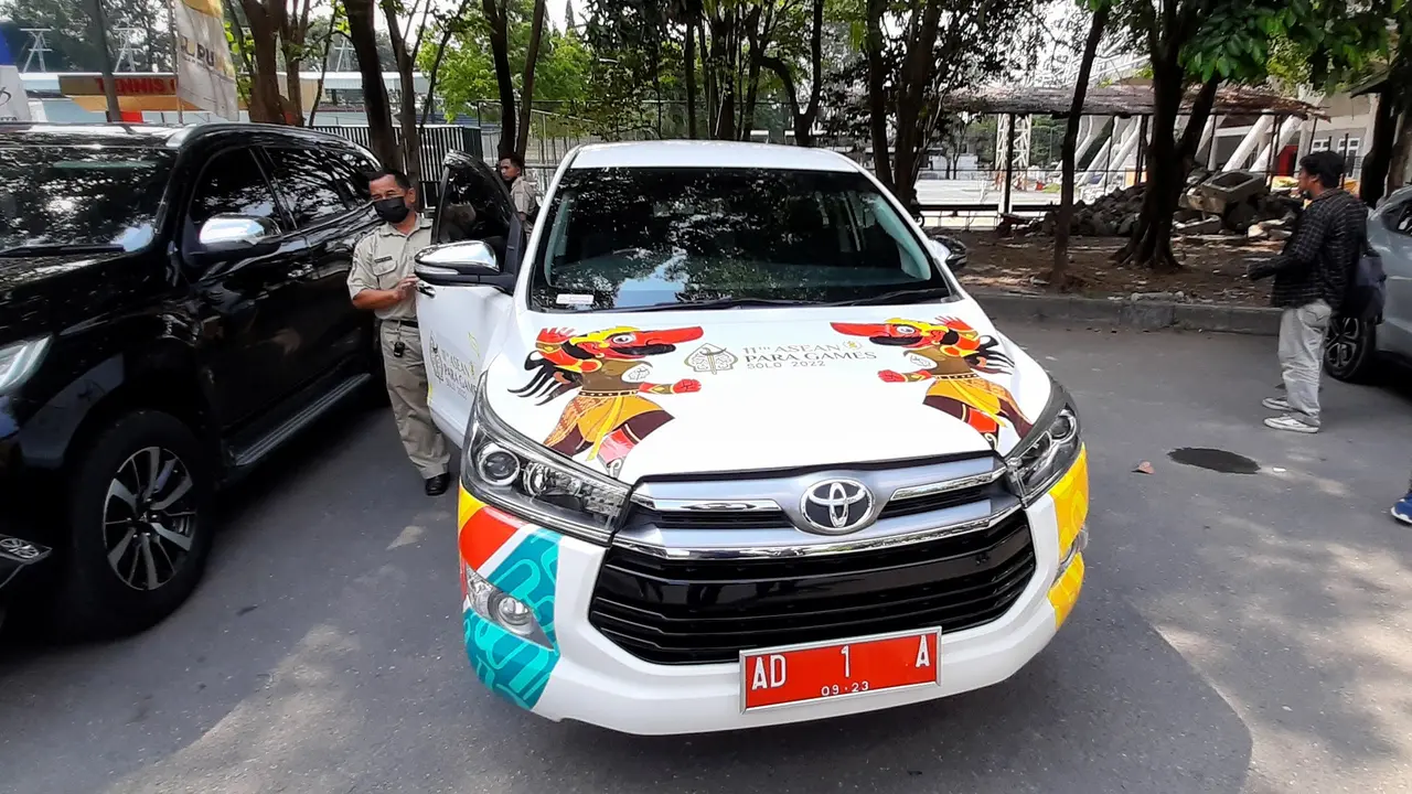 Mobil Dinas Gibran Diganti Stiker Maskot ASEAN Para Games
