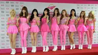 Girls' Generation (SNSD) berpose saat press conference di Seoul (9/6/2013). (AFP/Jung Yeon-Je)