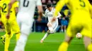 Pemain Real Madrid Dani Ceballos mencetak gol ke gawang Villarreal pada pertandingan sepak bola babak 16 besar Copa del Rey di Stadion La Ceramica, Villarreal, Spanyol, 19 Januari 2023. Real Madrid mengalahkan Villarreal dengan skor 3-2. (AP Photo/Jose Breton)