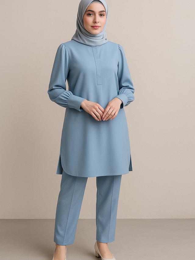 12 Model Busana Muslimah 1 Warna yang Lagi Tren di 2025, Tampilan ...