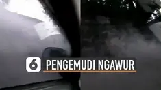 Aksi tidak terpuji dilakukan oleh pengendara mobil ini karena melewati genangan air dengan kecepatan tinggi. Membuat muncratan air mengenai toko-toko dan becak-becak di pinggir jalan.