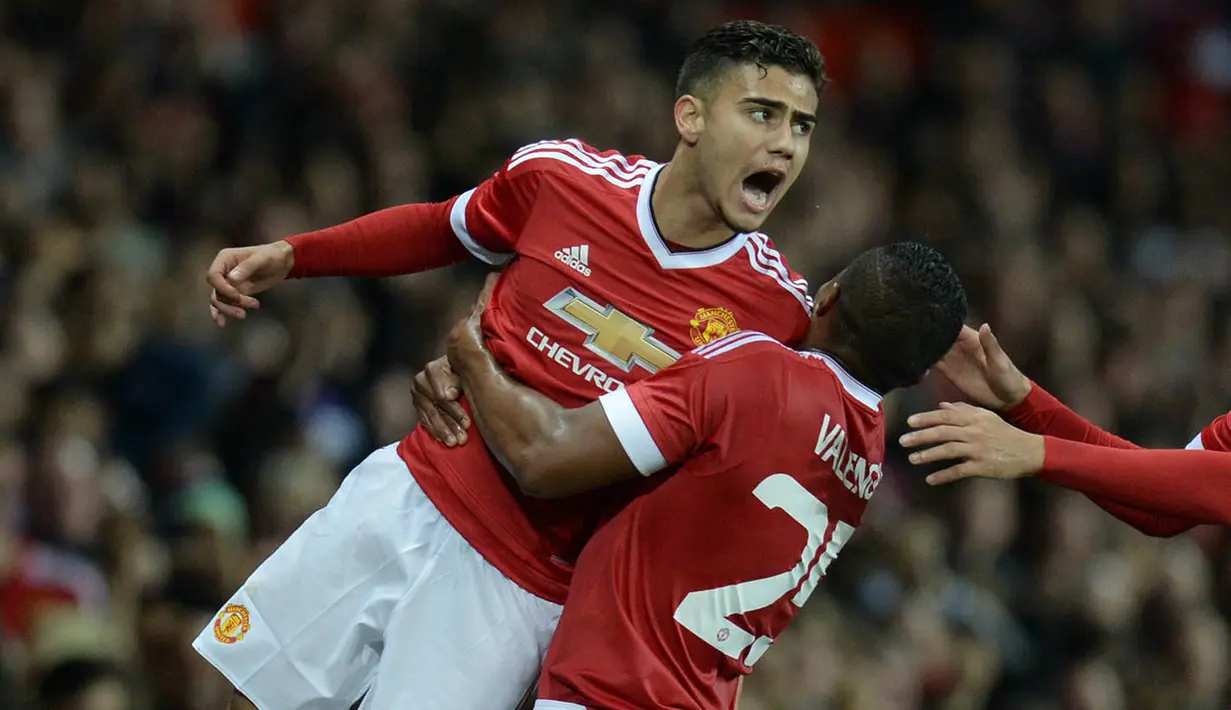 5. Andreas Pereira (20 tahun), gelandang dengan tinggi 176 cm ini sudah berhasil menembus skuat MU sejak musim 2014/15. Musim lalu, Louis van Gaal  memberi kesempatan bermain lebih, namun namanya tersingkir untuk musim ini. (AFP/Oli Scarff)
