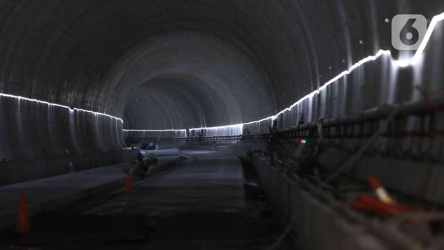 FOTO: Memantau Pengerjaan Proyek Tunnel 1 Halim Kereta Cepat Jakarta-Bandung