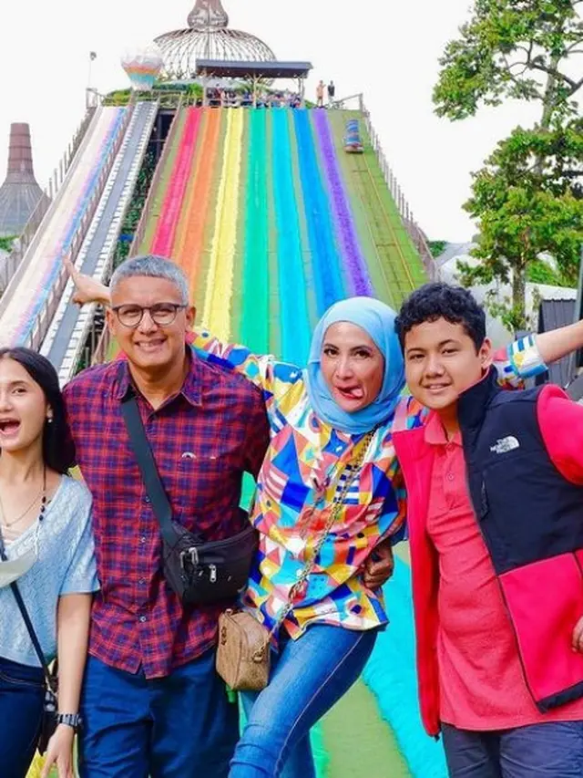 Natalie Sarah bersama keluarga (Instagram/natalie_sarahs)