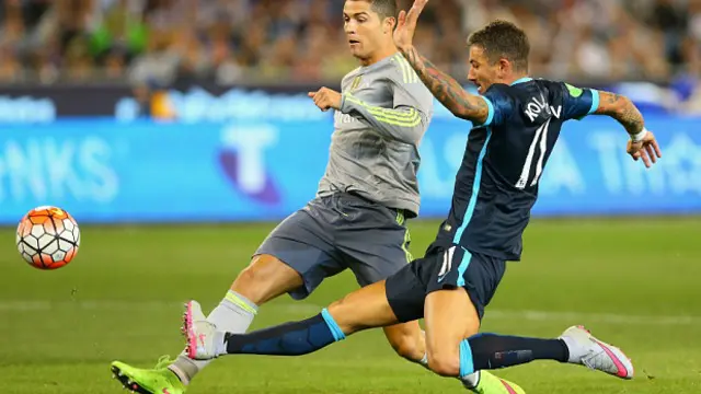 Real Madrid tampil superior atas Manchester City dan menang dengan skor 4-1 pada turnamen International Champions Cup 2015.
