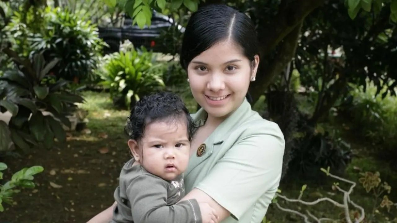 Annisa Pohan Unggah Foto Aira Saat Masih Bayi dan Disebut Anak Kolong, Apa Artinya?