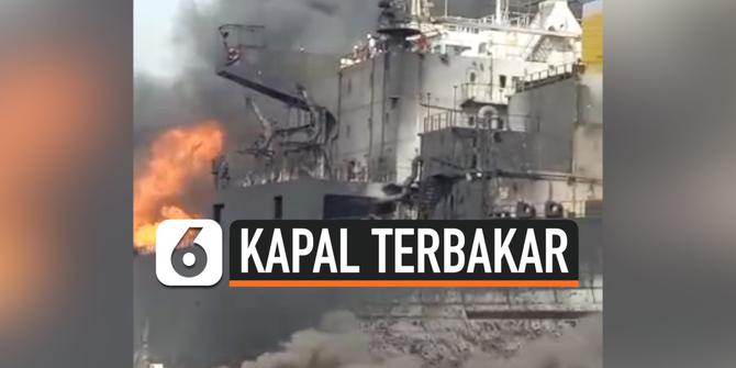 VIDEO: Detik-Detik Kapal Meledak dan Terbakar di Belawan
