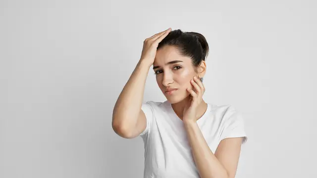 Kenapa Sih Rambut Mudah Bau Tak Sedap Padahal Sudah Keramas? Ternyata Ini Alasannya!