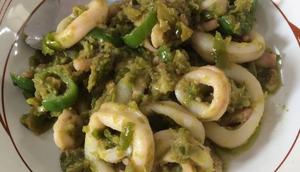 Cumi sambal hijau, salah satu menu sederhana yang bisa dimasak sendiri di rumah. (Foto: Cookpad)
