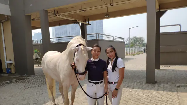 Duo Herjawan, Atlet Berkuda Cantik Masa Depan Indonesia