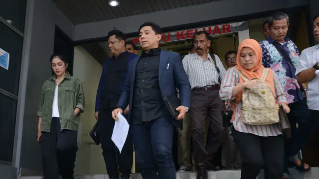[Bintang] Ussy Sulistiawaty