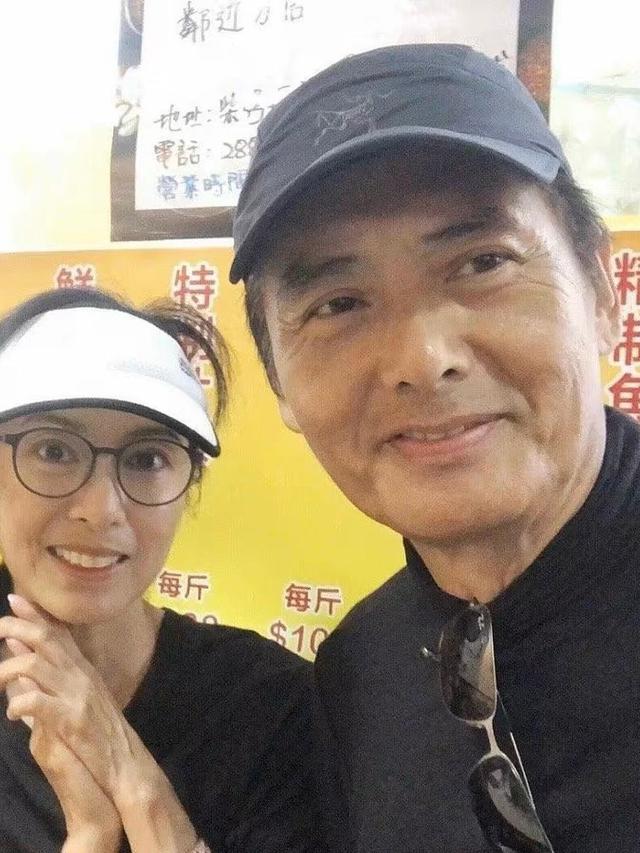 6 Potret Terbaru Aktor Chow Yun Fat 'Raja Judi', Ikut Lomba Lari 10 Km di Usia 67 Tahun