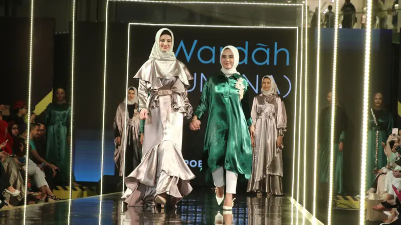 Koleksi modest wear Restu Anggraini di JMFW