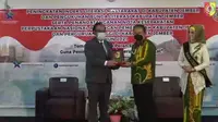 Bunda Literasi Kabupaten Jamber, Kasih Fajarini, dalam acara Peningkatan Indeks Literasi Masyarakat (PILM) di Rembangan, Jember, Kamis (28/10/2021). (Liputan6.com/ Istimewa)