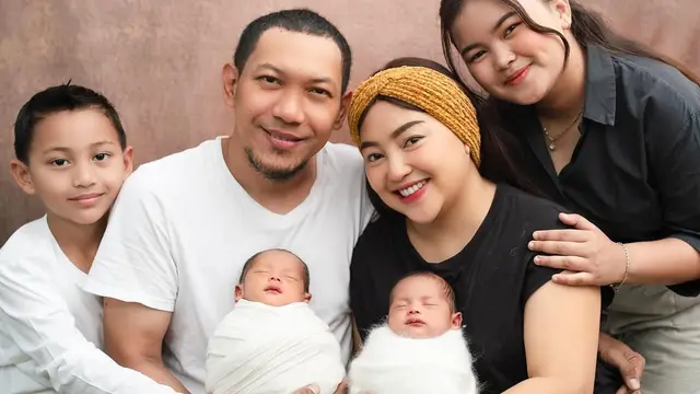 Potret Mendiang Mpok Alpa dan Keempat Buah Hatinya (Foto: Instagram @nina_mpokalpa)