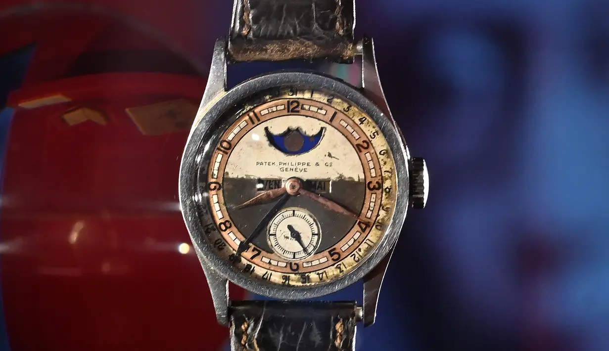 Menurut rilis berita, rekor itu termasuk "hasil tertinggi dari semua jenis Patek Philippe Ref 96 yang pernah terjual". (Photo by Peter PARKS / AFP)