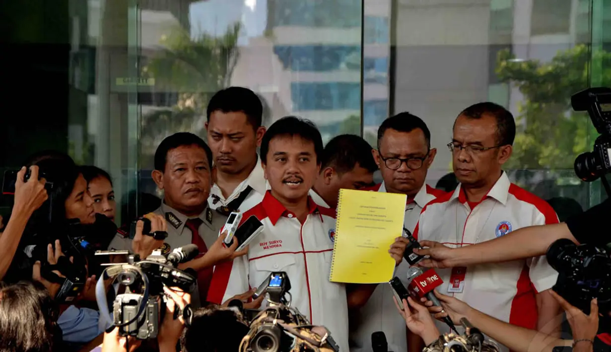 Kedatangannya ke kantor lembaga penegak hukum itu, untuk berkonsultasi mengenai rencana pemindahan Stadion Lebak Bulus, Cilandak, Jakarta Selatan. (Liputan6.com/Johan Tallo) 