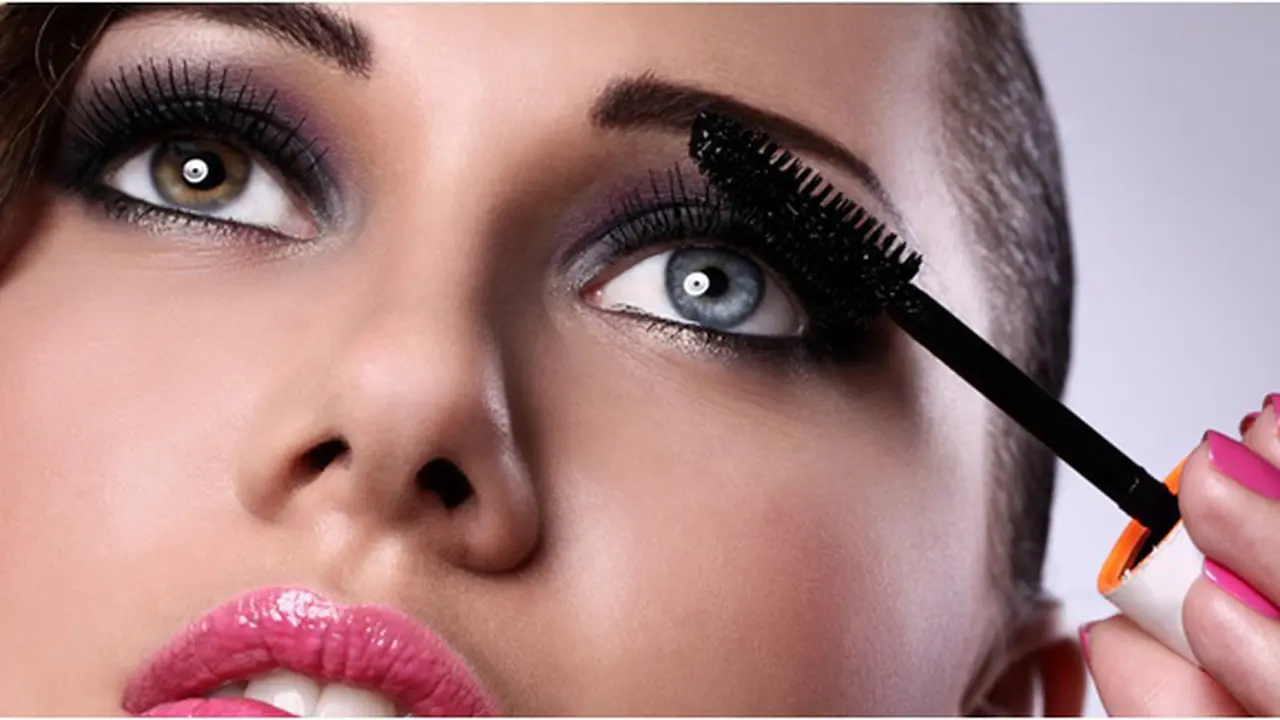 (c) Shutterstock