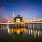 Masjid Amirul Mukminin/Shutterstock-Sony Herdiana.