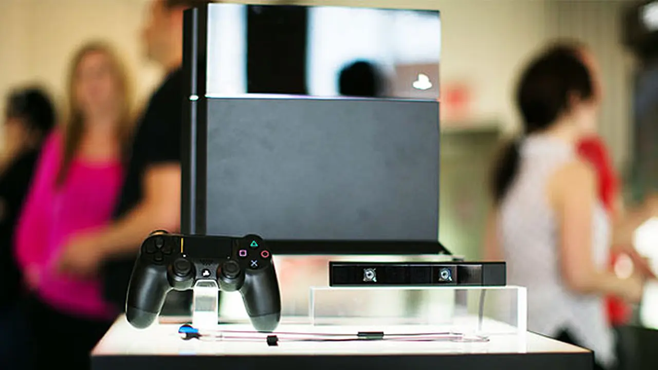 playstation4-130903b.jpg