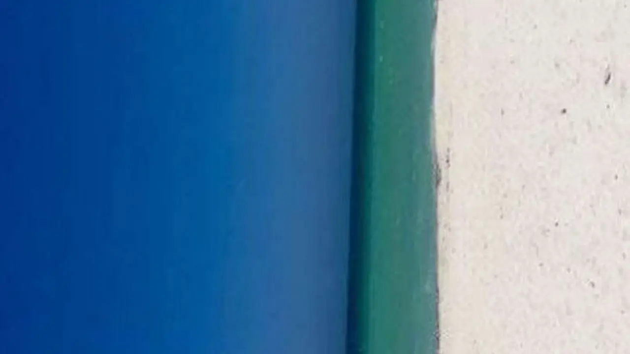 Pintu atau Pantai? Gambar Ini Buat Warganet Kebingungan
