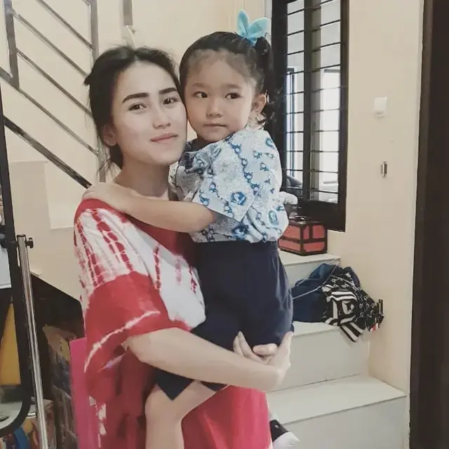 Tampil Sederhana, 7 Artis Terkenal Ini Tetap Santai Pakai Daster