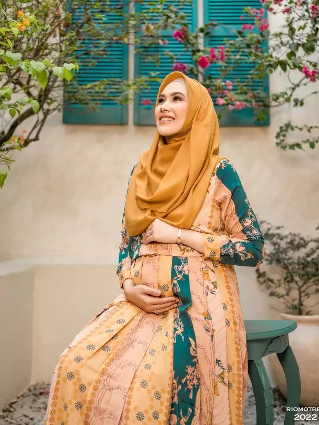 Segera Melahirkan, Ini 7 Potret Baby Bump Kartika Putri yang Curi Perhatian