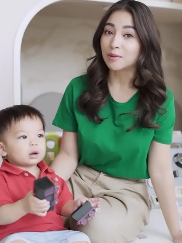 Nikita Willy saat bersama anak di rumah (Instagram/nikitawillyofficial94)