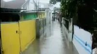 Banjir Garut sebabkan 1 warga hilang terseret banjir. Sementara itu, KNKT selidiki penyebab tenggelamnya KMP Rafelia 2.