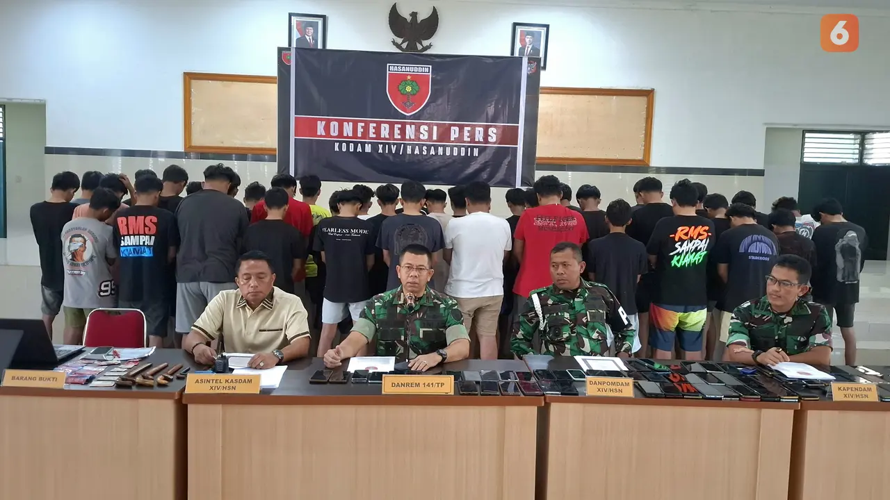 Konferensi pers pengungkapan sindikat Passobis oleh Kodam XIV Hasanuddin (Liputan6.com/Fauzan)