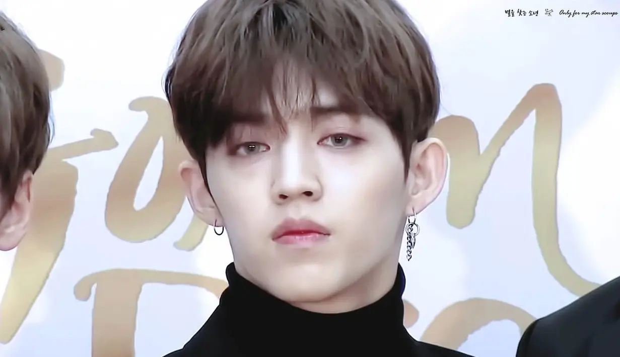 Karena mempunyai wajah seperti orang barat, banyak yang mengira jika S.Coups SEVENTEEN bukan orang Korea Selatan. Cowok ganteng ini 100% orang Korea Selatan, ia lahir di Daegu. (Foto: koreaboo.com)