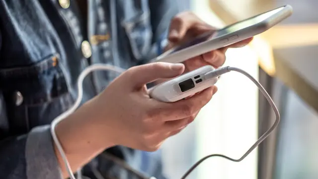 Charging Handphone