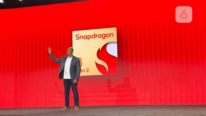 <p>SVP and General Manager of Handsets, Qualcomm, Chris Patrick, saat memperkenalkan chipset Snapdragon 8 Gen 2 di Snapdragon Summit 2022. Liputan6.com/Yuslianson</p>
