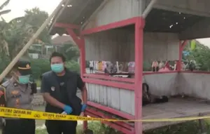 Buruh Wanita Dibakar di Pos Ronda