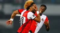 Ekspresi pemain Feyenoord, Tonny Vilhena, setelah mencetak gol ke gawang Manchester United pada matchday pertama Grup A Liga Europa, di Stadion Feijenoord, Rotterdam, Jumat (16/9/2016) dini hari WIB. (Reuters/Michael Kooren)