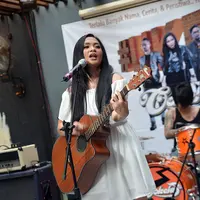 Kembalinya band yang berusia 20 tahun itu meluncurkan album yang berjudul #Likes!. Ada alasan tersendiri mengapa Cokelat memberikan nama tersebut pada album terbarunya. (Deki Prayoga/Bintang.com)