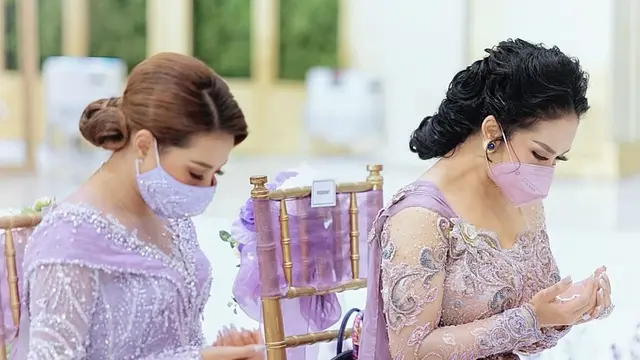 Krisdayanti dan Aurel Hermansyah. (Instagram/ krisdayantilemos)