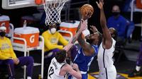 Los Angeles Lakers Vs Brooklyn Nets dalam lanjutan NBA 2020/2021. (AP/Marcio Jose Sanchez).