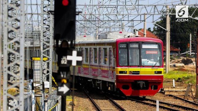 VIDEO: Kereta Anjlok, Warganet Komplain Commuter Line 