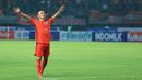<p>Selebrasi pemain Persija Jakarta, Riko Simanjuntak setelah mencetak gol penyeimbang 1-1 ke gawang Bhayangkara Presisi pada laga pekan ketiga BRI Liga 1 2023/2024 di Stadion Patriot Candrabhaga, Bekasi, Minggu (16/7/2023). Persija menang dengan skor 4-1. (Bola.com/M Iqbal Ichsan)</p>