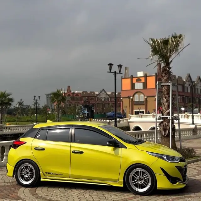10 Potret Modifikasi Toyota Yaris 'Joker', Hatchback Sporty yang Kini